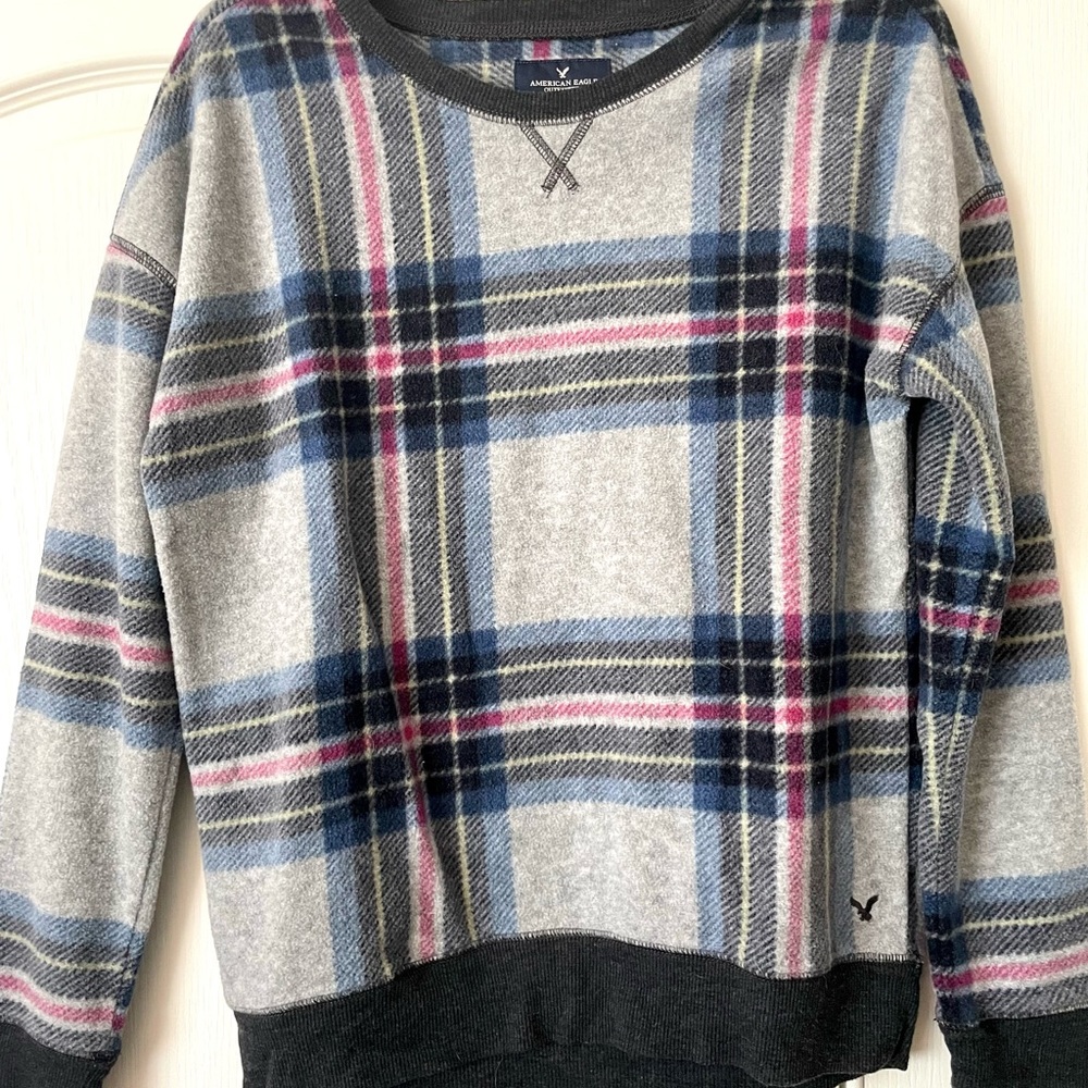 American Eagle Sweatshirt/Shirt